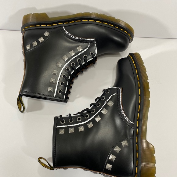 SOLD NEW DR MARTENS 1460 STUD CARE APPLIQUE BOOTS - Picture 9 of 11